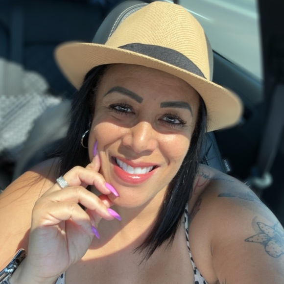 Meet your Posher, Ronna - Picture 2 of 2